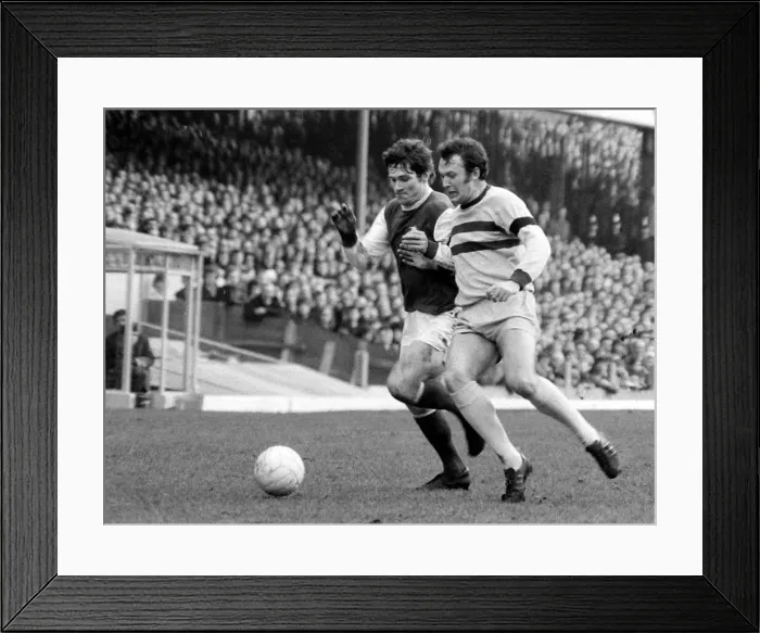 Framed Print : English League Division One match at Highbury Arsenal 2 v West Ham United 0 Framed Print : English League Division One match at Highbury Arsenal 2 v West Ham United 0