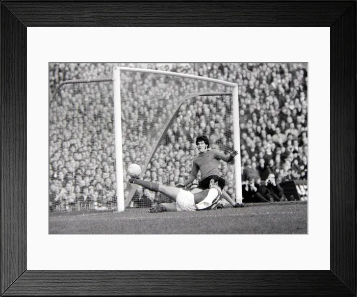 Framed Print : English League Division One match at Highbury Arsenal v Wolverhampton Wanderers Framed Print : English League Division One match at Highbury Arsenal v Wolverhampton Wanderers