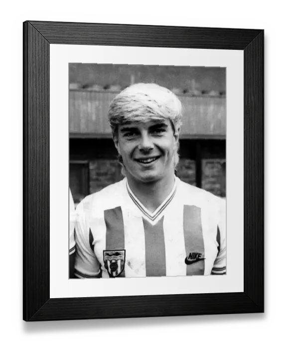 Framed Print : Sunderland footballer Barry Vension - footballer Circa 1983