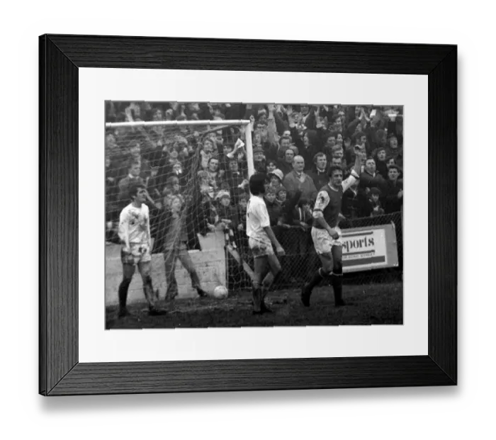 Framed Print : FA cup Third round match Yeovil 0 v Arsenal 3 Arsenal Framed Print : FA cup Third round match Yeovil 0 v Arsenal 3 Arsenal