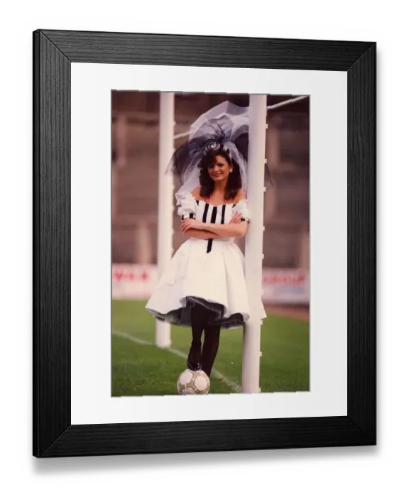 Framed Print : Newcastle United Football Club wedding dress Framed Print : Newcastle United Football Club wedding dress