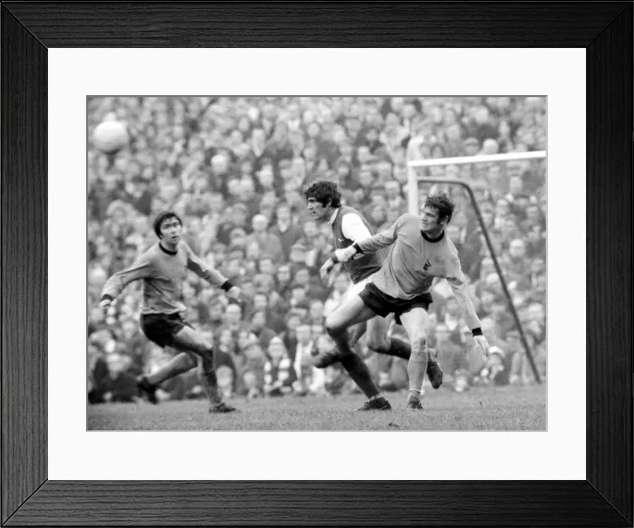 Framed Print : English League Division One match at Highbury Arsenal v Wolverhampton Wanderers Framed Print : English League Division One match at Highbury Arsenal v Wolverhampton Wanderers