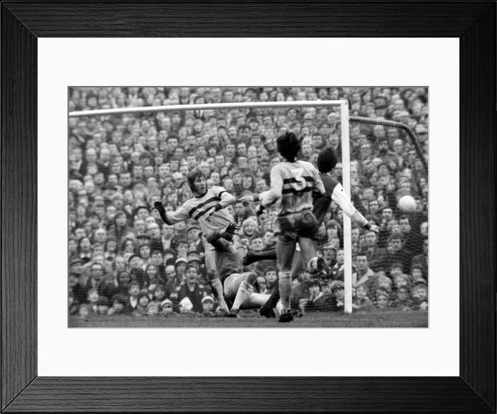 Framed Print : English League Division One match at Highbury Arsenal 2 v West Ham United 0 Framed Print : English League Division One match at Highbury Arsenal 2 v West Ham United 0