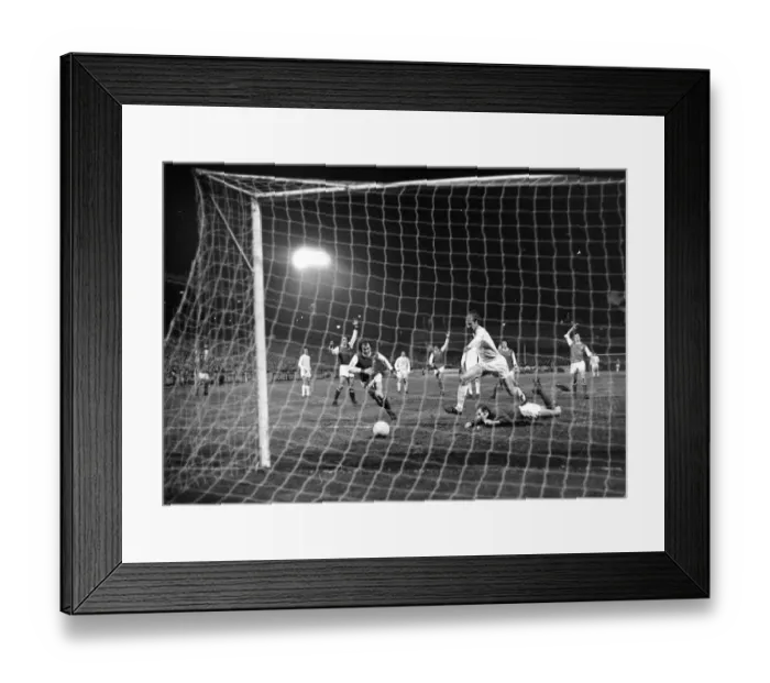 Framed Print : English League Division One match at Elland Road Leeds United 1 v Arsenal 0