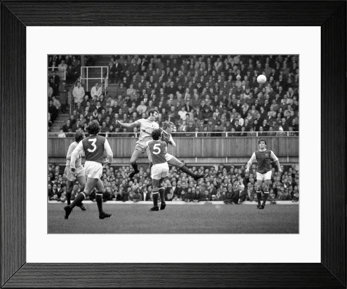 Framed Print : English League Division One match at Highfield Road Coventry v Arsenal Framed Print : English League Division One match at Highfield Road Coventry v Arsenal