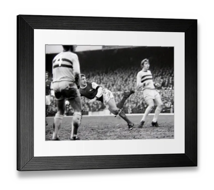 Framed Print : English League Division One match at Highbury Arsenal 2 v West Ham United 0 Framed Print : English League Division One match at Highbury Arsenal 2 v West Ham United 0