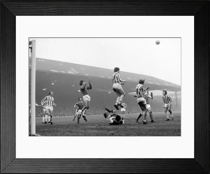Framed Print : English League Division One match Huddersfield 2 v Arsenal 1 Huddersfield