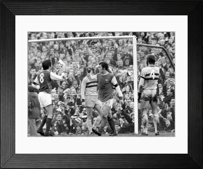 Framed Print : English League Division One match at Highbury Arsenal 2 v West Ham United 0 Framed Print : English League Division One match at Highbury Arsenal 2 v West Ham United 0