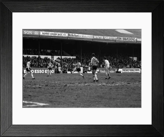 Framed Print : Grimsby v. Manchester City. February 1984 MF14-02-019 The final score was a one all draw Framed Print : Grimsby v. Manchester City. February 1984 MF14-02-019 The final score was a one all draw