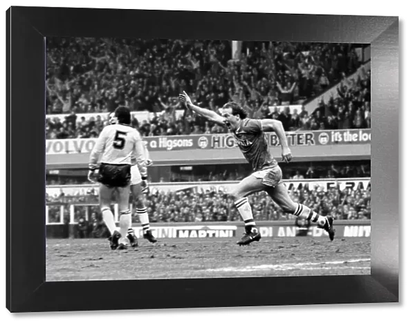 Everton v. Arsenal. March 1985 MF20-13-006 The final score was a two nil victory