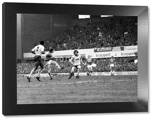 Everton v. Arsenal. March 1985 MF20-13-012 The final score was a two nil victory to