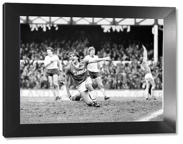 Everton v. Arsenal. March 1985 MF20-13-036 The final score was a two nil victory to