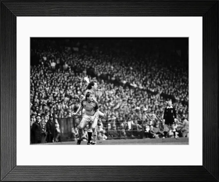 Framed Print : Manchester United v. Sunderland. April 1985 MF21-03-022 The final score was a two all Framed Print : Manchester United v. Sunderland. April 1985 MF21-03-022 The final score was a two all
