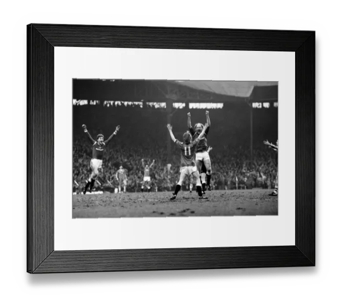 Framed Print : Manchester United v. Everton. March 1985 MF20-09-106 The final score was a one all