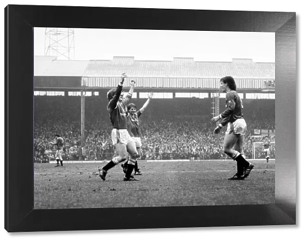 Manchester United v. Aston Villa. March 1985 MF20-12-011 The final score was a