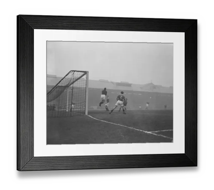 Framed Print : FA Cup Replay match. Chelsea v Leeds 28th February 1952