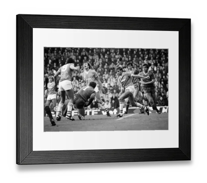 Framed Print : Liverpool v. Everton. October 1984 MF18-04-004 The final score was a one nil Framed Print : Liverpool v. Everton. October 1984 MF18-04-004 The final score was a one nil
