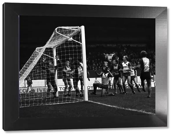 Stoke. v. Southampton. October 1984 MF18-03-039 The final score was a three one