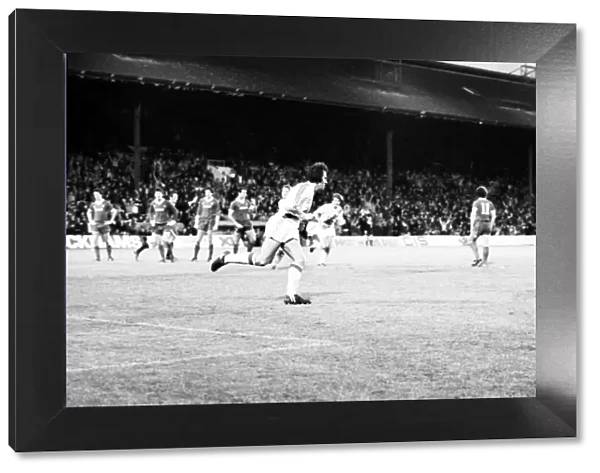 Crystal Palace v. Liverpool. November 1980 LF05-18-040 The final score was a two