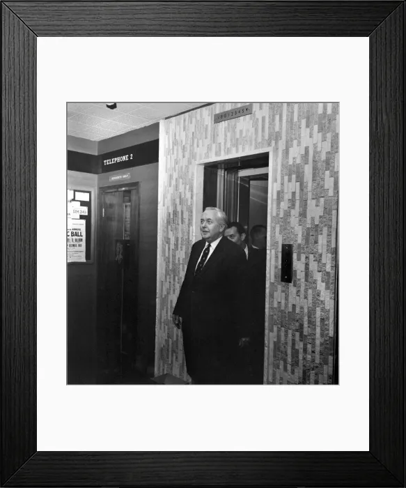 Framed Print : British Prime Minister Harold Wilson December 1969 Z11804-002
