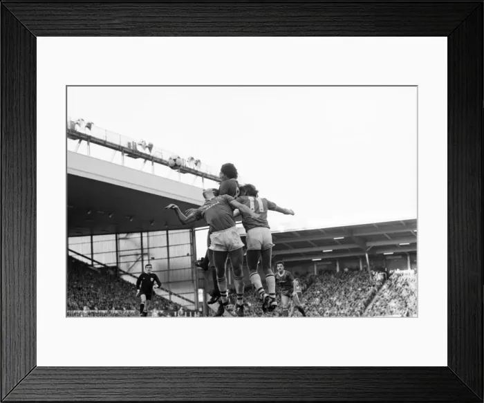 Framed Print : Liverpool v. Everton. October 1984 MF18-04-065 The final score was a one nil Framed Print : Liverpool v. Everton. October 1984 MF18-04-065 The final score was a one nil