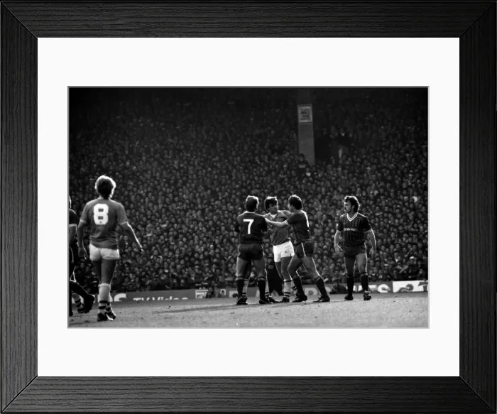 Framed Print : Liverpool v. Everton. October 1984 MF18-04-091 The final score was a one nil Framed Print : Liverpool v. Everton. October 1984 MF18-04-091 The final score was a one nil