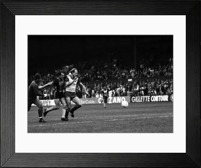 Framed Print : Stoke. v. Southampton. October 1984 MF18-03-009 The final score was a three one