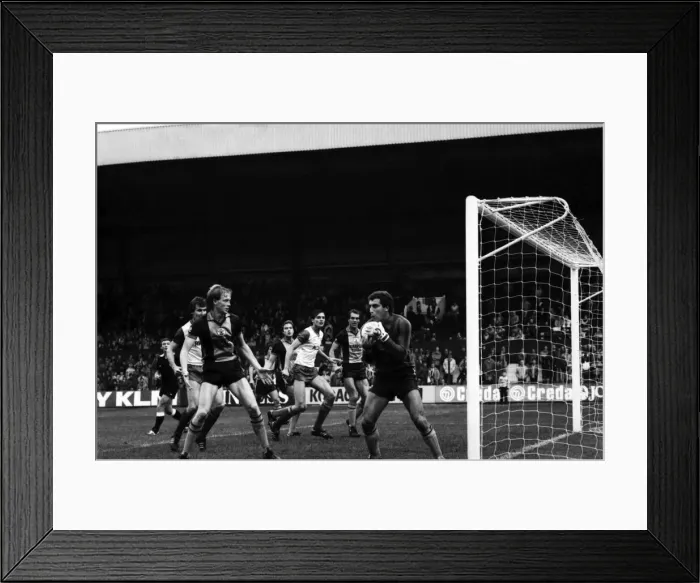 Framed Print : Stoke. v. Southampton. October 1984 MF18-03-077 The final score was a three one