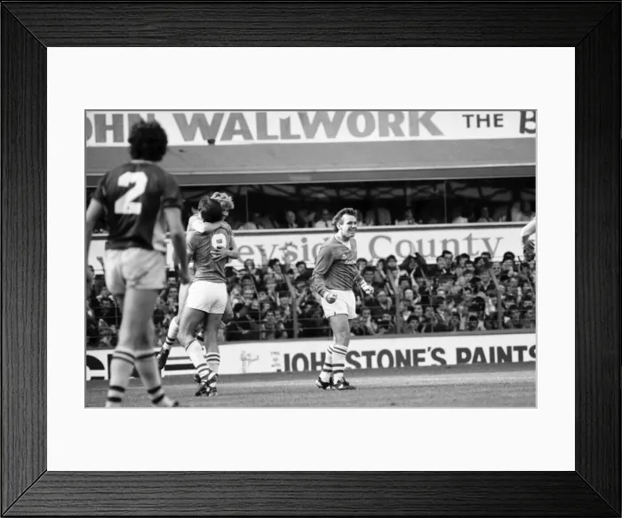 Framed Print : Everton v. Aston Villa. October 1984 MF18-01-017 The final score was a two one Framed Print : Everton v. Aston Villa. October 1984 MF18-01-017 The final score was a two one