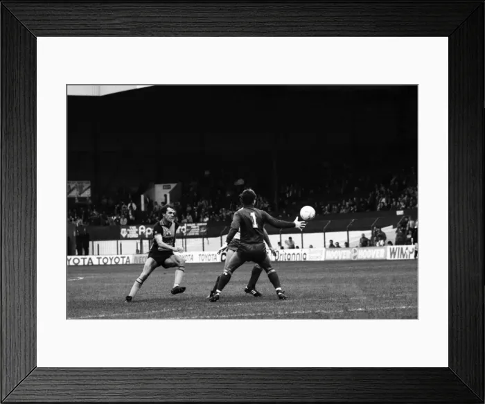 Framed Print : Stoke. v. Southampton. October 1984 MF18-03-008 The final score was a three one Framed Print : Stoke. v. Southampton. October 1984 MF18-03-008 The final score was a three one