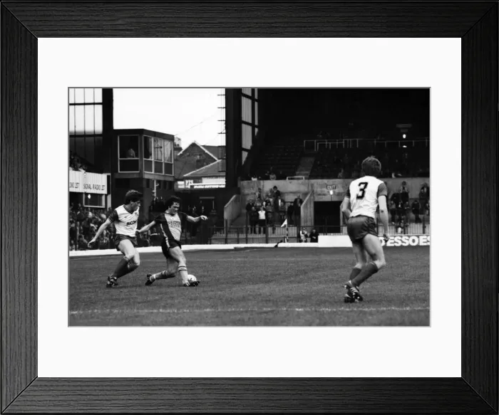 Framed Print : Stoke. v. Southampton. October 1984 MF18-03-006 The final score was a three one
