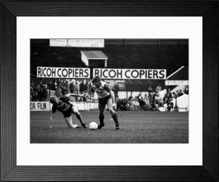Framed Print : Stoke. v. Southampton. October 1984 MF18-03-048 The final score was a three one