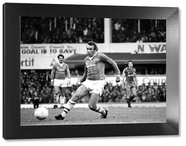 Everton 3 v. Leicester City 0. November 1984 MF18-08-042
