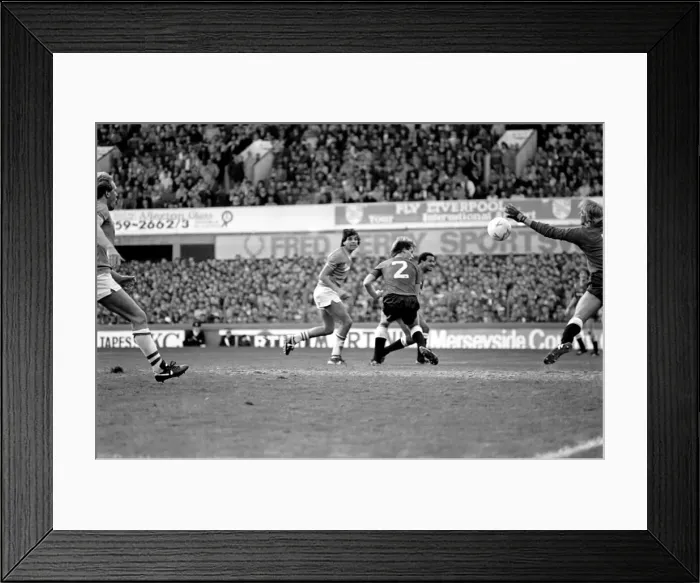 Framed Print : Everton 5 v. Manchester United 0. October 1984 MF18-07-032 Framed Print : Everton 5 v. Manchester United 0. October 1984 MF18-07-032