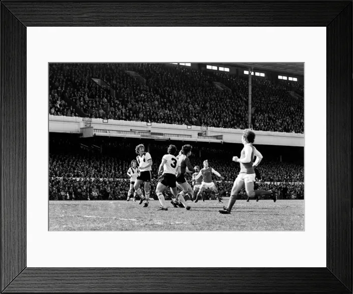 Framed Print : English League Division One match at Highbury. Arsenal 1 v Crystal Palace 1 Framed Print : English League Division One match at Highbury. Arsenal 1 v Crystal Palace 1