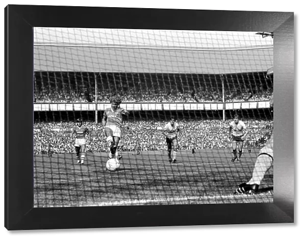 Everton 1 v. Tottenham Hotspur 4. August 1984 MF17-17-020
