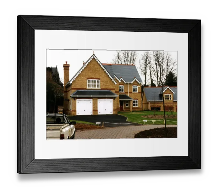 Framed Print : Roy Keanes house. Manchester United captains house in Bowden