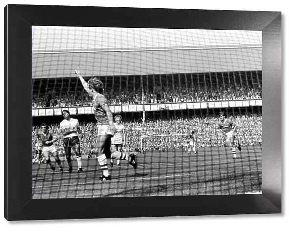 Everton 1 v. Tottenham Hotspur 4. August 1984 MF17-17-019