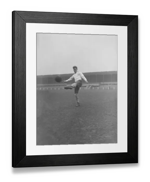 Framed Print : Football Tom Finney (Preston) circa 1949 016608  /  4