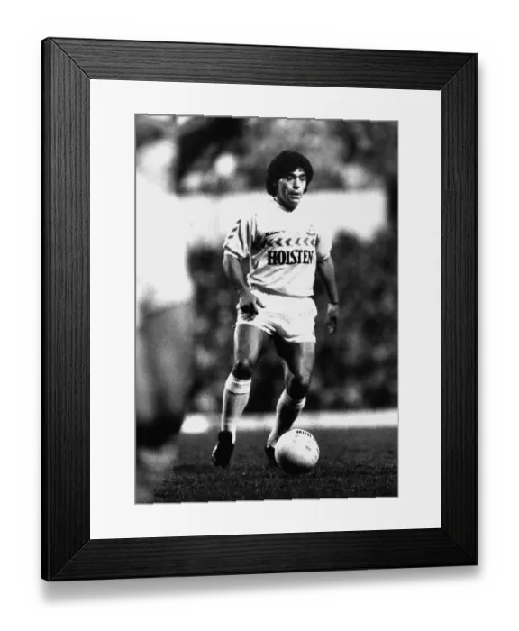 Framed Print : Argentine footballer Diego Maradona playing for Tottenham Hotspur in the Osvaldo Ardiles Framed Print : Argentine footballer Diego Maradona playing for Tottenham Hotspur in the Osvaldo Ardiles
