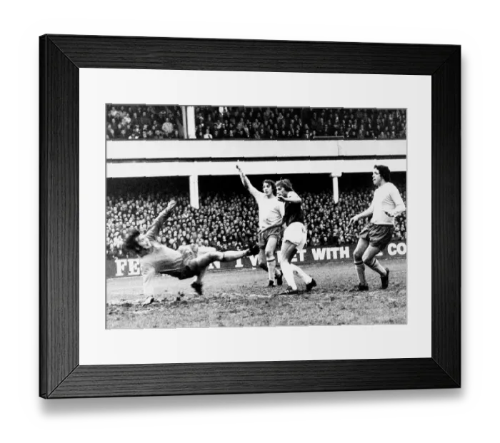 Framed Print : Alan Taylor of West Ham, 1975 Jimmy Rimmer goalkeeper Sammy Nelson appealling Framed Print : Alan Taylor of West Ham, 1975 Jimmy Rimmer goalkeeper Sammy Nelson appealling