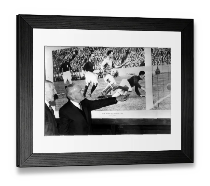 Framed Print : Sport - Football - FA Cup Final - 1927 - Cardiff City v Arsenal - Cardiff City v Arsenal