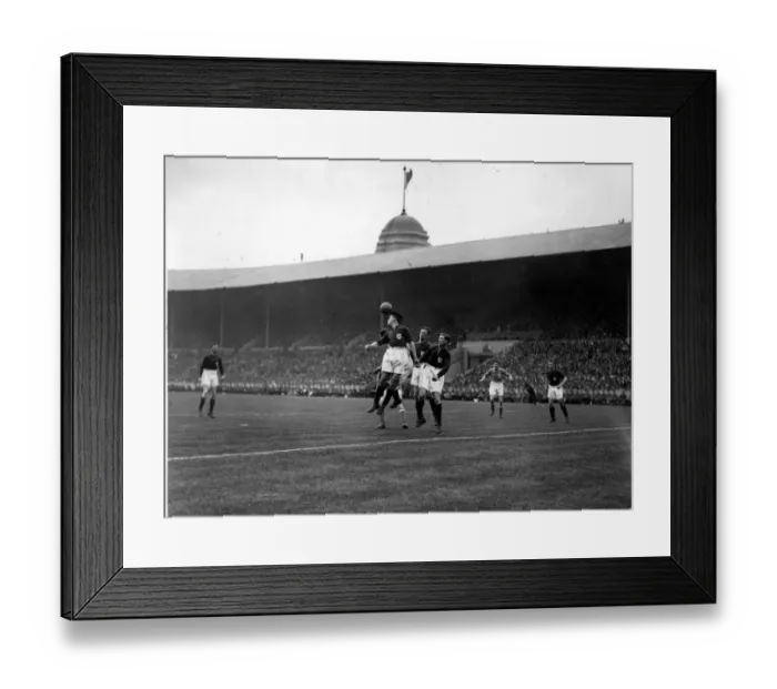 Framed Print : Sport - Football - FA Cup Final - 1927 - Cardiff City v Arsenal - Arsenal players combine Framed Print : Sport - Football - FA Cup Final - 1927 - Cardiff City v Arsenal - Arsenal players combine