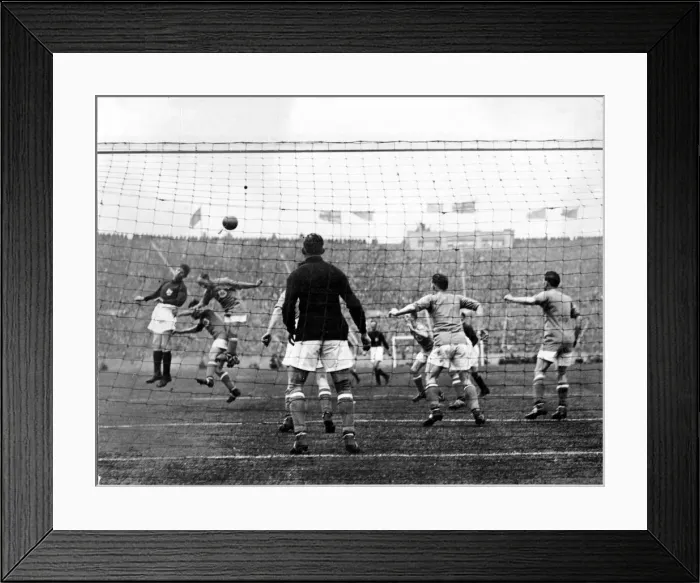 Framed Print : Sport - Football - FA Cup Final - 1927 - Cardiff City v Arsenal - Arsenal captain Charlie Framed Print : Sport - Football - FA Cup Final - 1927 - Cardiff City v Arsenal - Arsenal captain Charlie