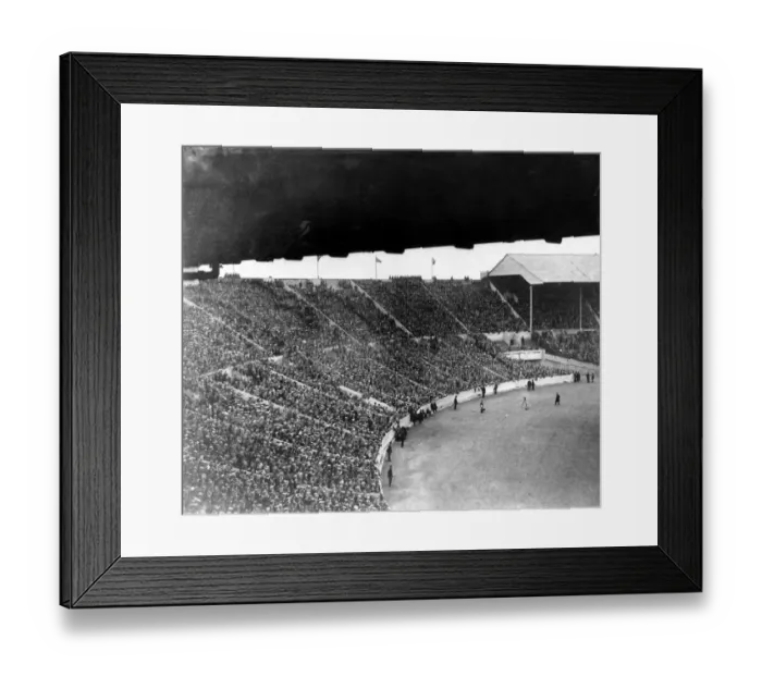 Framed Print : Sport - Football - FA Cup Final - 1927 - Cardiff City v Arsenal - The West terrace Framed Print : Sport - Football - FA Cup Final - 1927 - Cardiff City v Arsenal - The West terrace