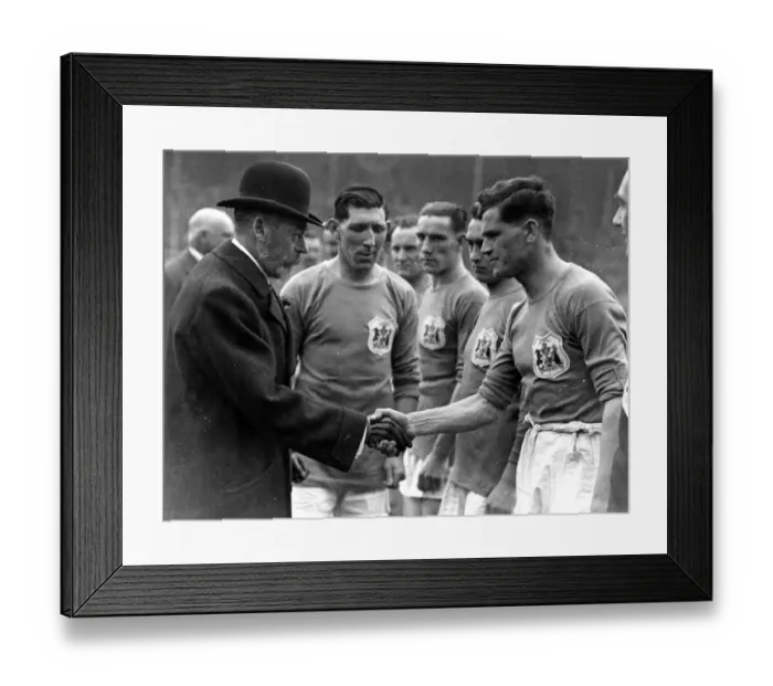 Framed Print : Sport - Football - FA Cup Final - 1927 - Cardiff City v Arsenal - King George V watched