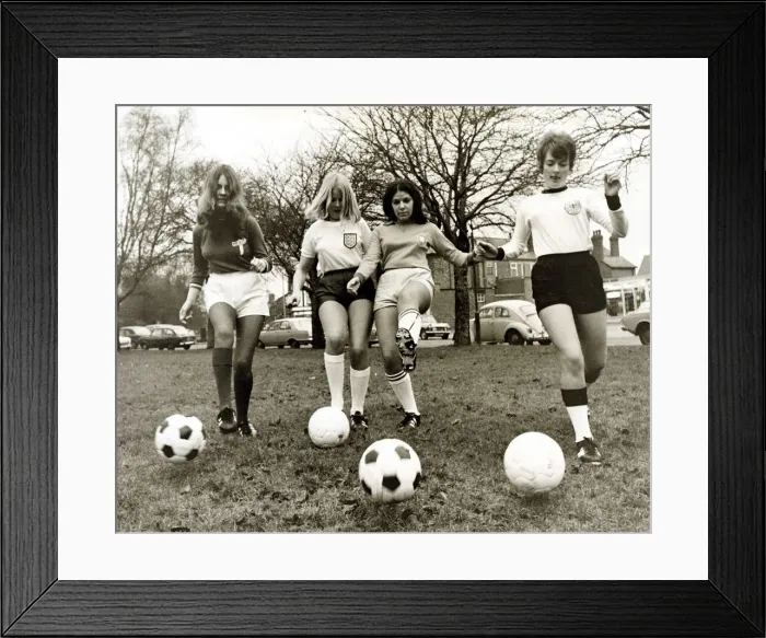 Framed Print : Women footballers wearing Umbro shirts Football girls Mexico Framed Print : Women footballers wearing Umbro shirts Football girls Mexico