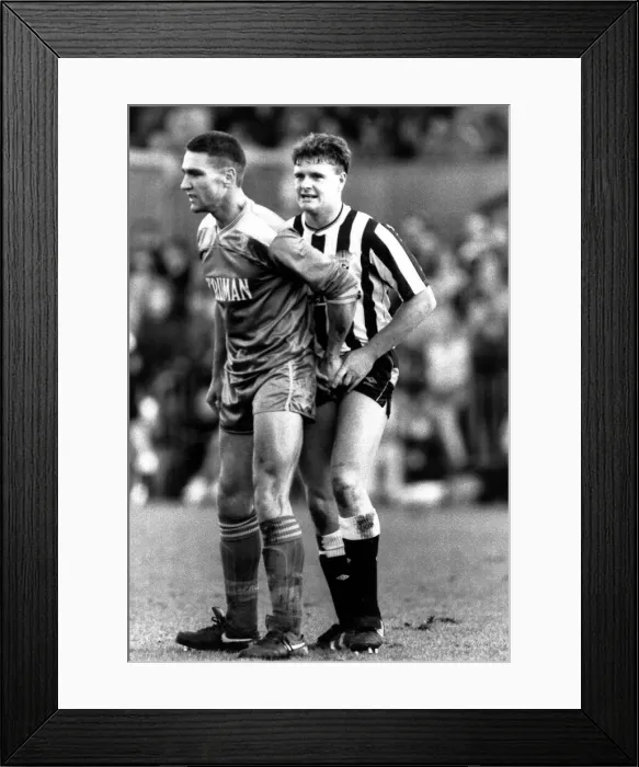 Framed Print : Paul Gascoigne and Vinnie Jones - squeezing gazzas testicles Wimbledon