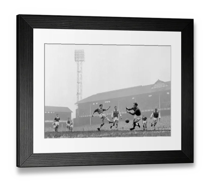 Framed Print : English League Division One match April 1959 Everton 4 v Arsenal 1 at Goodison Park Framed Print : English League Division One match April 1959 Everton 4 v Arsenal 1 at Goodison Park