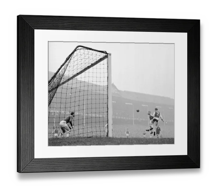Framed Print : English League Division One match April 1959 Everton 4 v Arsenal 1 at Goodison Park